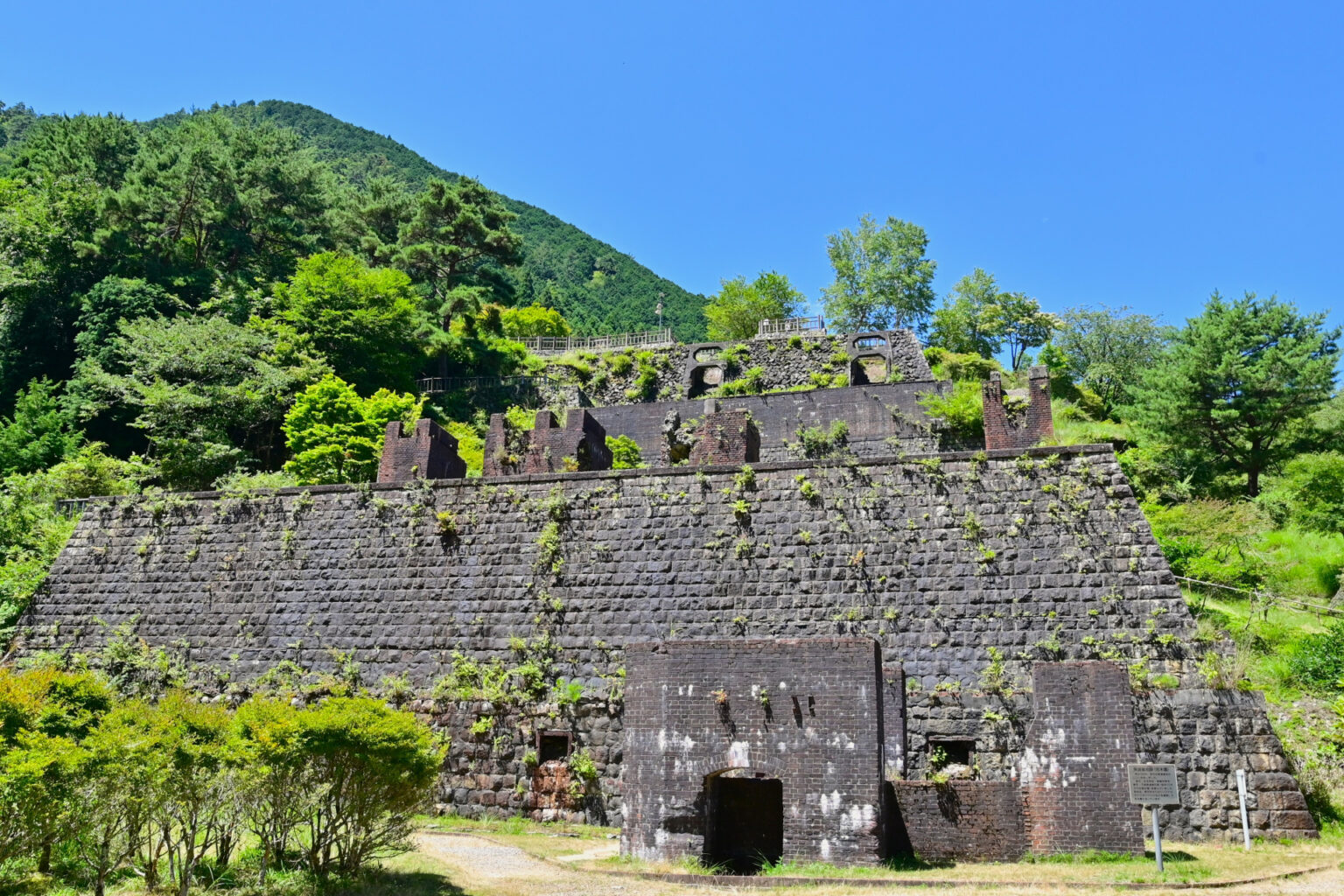 別子銅山 東平の貯鉱庫跡（愛媛県新居浜市）