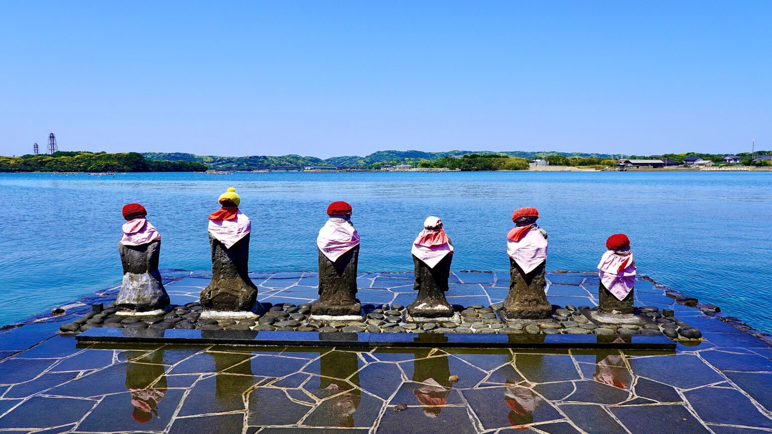 干潮時のはらほげ地蔵（長崎県壱岐市）