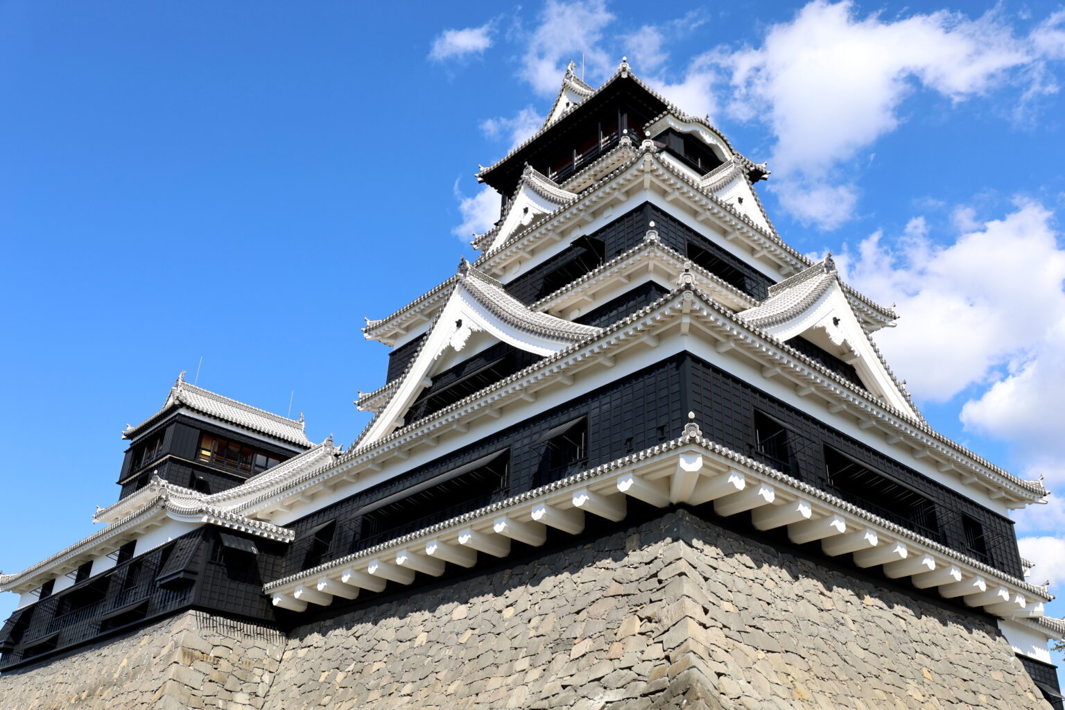 熊本城の天守閣（熊本県熊本市）