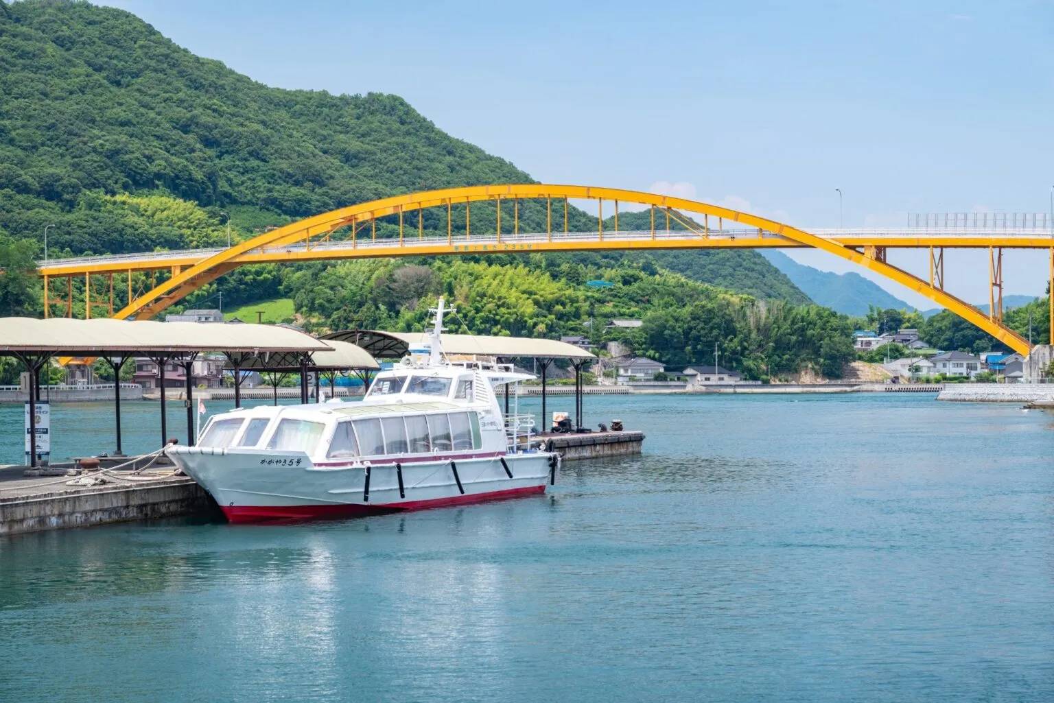 瀬戸田港と高根大橋